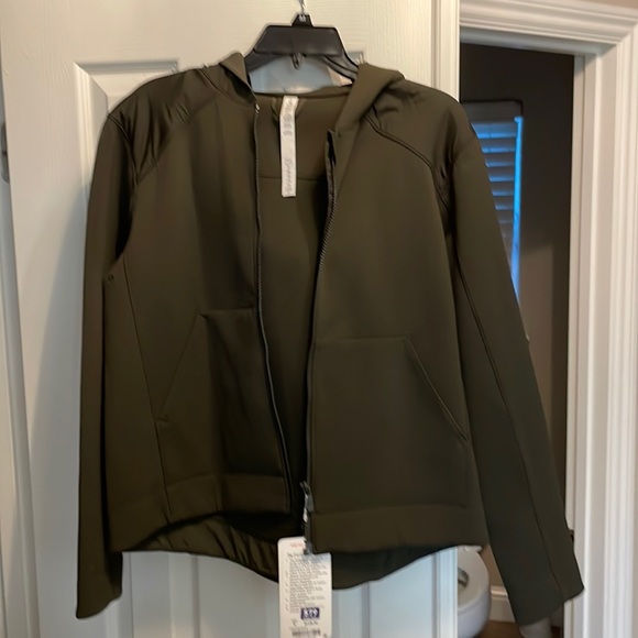 Lululemon Jacket and Capris - Picture 1 of 9